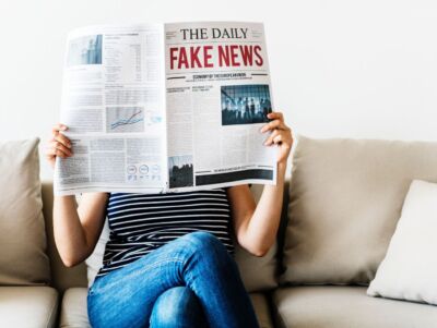 Quelle relazioni pericolose tra fake news e aziende che danneggiano consumatori, mercati, reputazione