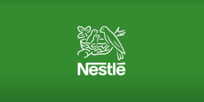 Impegno verso la sostenibilità del brand Nestlé per contrastare l'emergenza ambientale