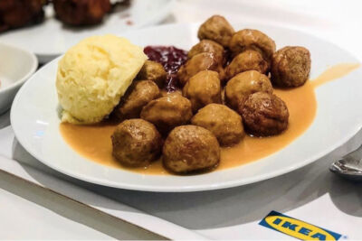 Le polpette IKEA sull'app Too Good To Go insieme ai prodotti di altre aziende, contro lo spreco alimentare