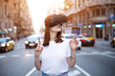 Un mondo (ancora) più connesso: il presente e il futuro della realtà virtuale e aumentata secondo Facebook