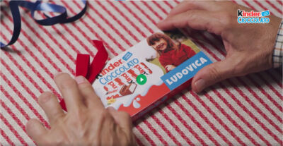 Lo spot di Natale Kinder Cioccolato presenta la campagna "Face of Kinder" firmata da Leo Burnett