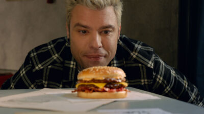 Nella nuova campagna, insieme a Fedez McDonald's invita i consumatori a tatuarsi uno dei panini della catena